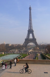 Eiffel_Tower_4.jpg